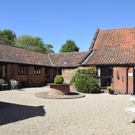 At The Farmhouse Hunters Hall Hotel Dereham Eksteriør billede