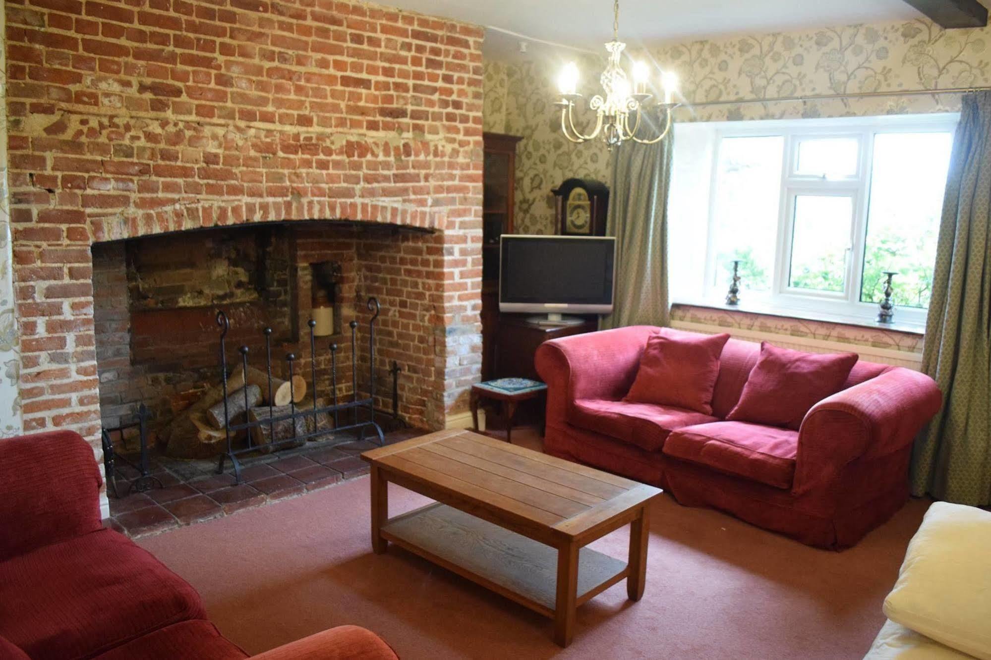 At The Farmhouse Hunters Hall Hotel Dereham Eksteriør billede