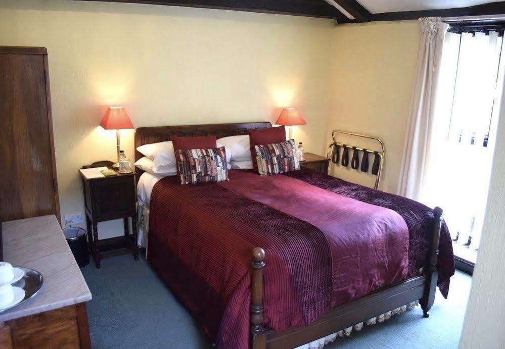 At The Farmhouse Hunters Hall Hotel Dereham Eksteriør billede